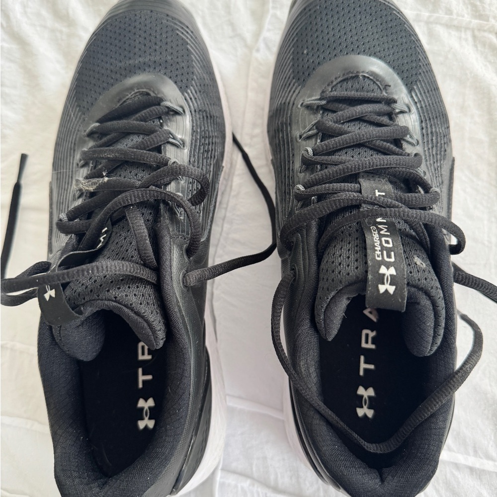 Under Armour Men's Black Athletic Shoes
